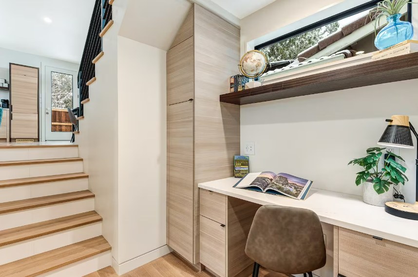 Built-in desk and storage